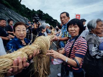 二见浦夫妇岩更换注连绳仪式09